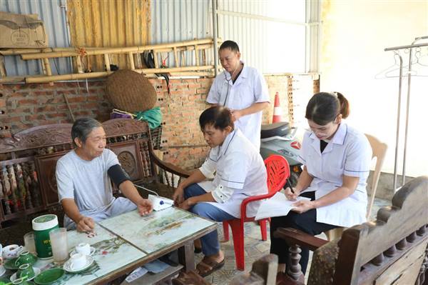 GIA PHÚC NỖ LỰC VỀ ĐÍCH KHÁM SỨC KHỎE TOÀN DÂN