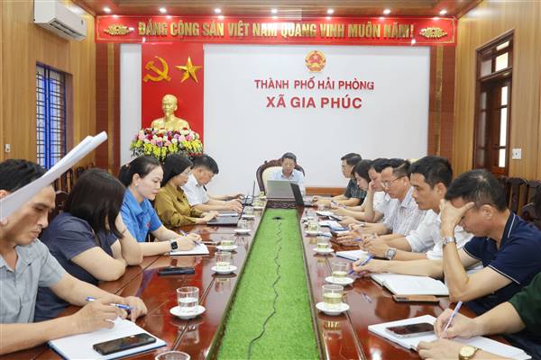 BAN CHỈ ĐẠO XÃ GIA PHÚC HỌP THÔNG QUA DỰ THẢO ĐỀ ÁN SẮP XẾP, TỔ CHỨC LẠI CÁC THÔN TRÊN ĐỊA BÀN XÃ