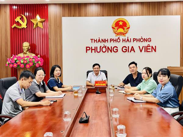 Ngày 10/10/2025, phường Gia Viên tham dự Hội nghị trực tuyến toạ đàm, trao đổi kinh nghiệm quản lý nhà nước trong lĩnh vực môi trường khi thực hiện chính quyền địa phương 2 cấp trên địa bàn thành phố Hải Phòng.