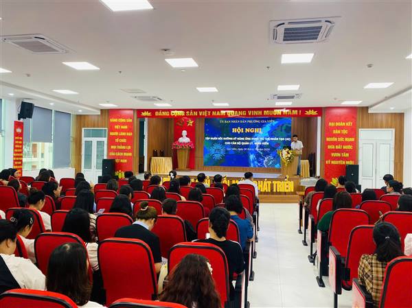Hội nghị tập huấn, bồi dưỡng kỹ năng ứng dụng trí tuệ nhân tạo (AI) cho cán bộ quản lý, giáo viên các trường học 