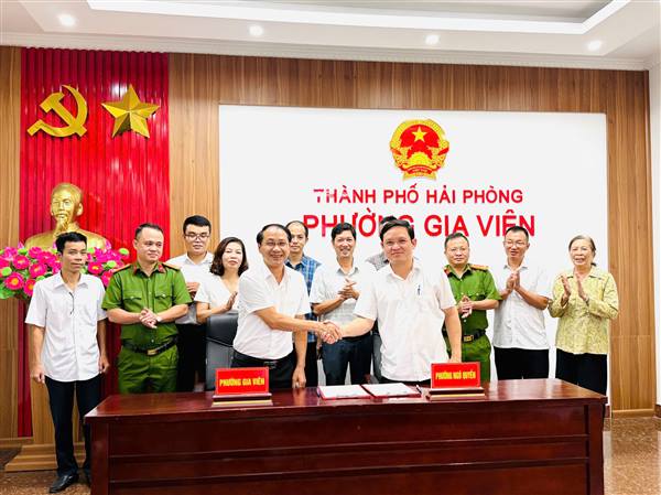 UBND phường Gia Viên tổ chức Hội nghị ký biên bản thống nhất địa giới hành chính phường Gia Viên và Phường Ngô Quyền. 