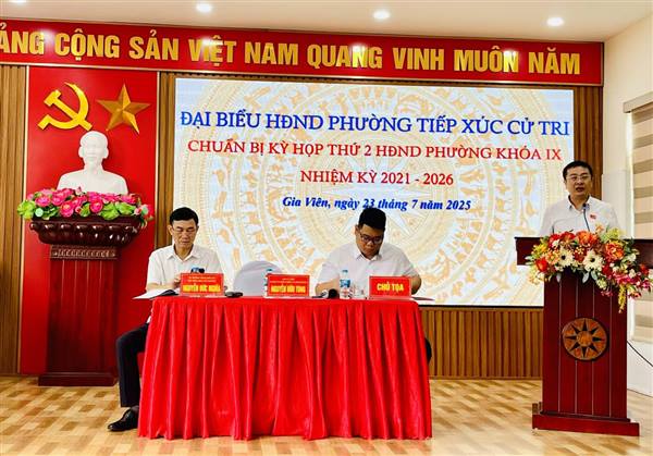 Hội nghị tiếp xúc cử tri chuẩn bị kỳ họp thứ 2 Hội đồng nhân dân phường của Tổ đại biểu số 5 Hội đồng nhân dân phường