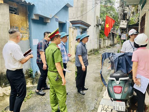 Phường Gia Viên vận động Nhân dân chủ động sơ tán tránh cơn bão số 3