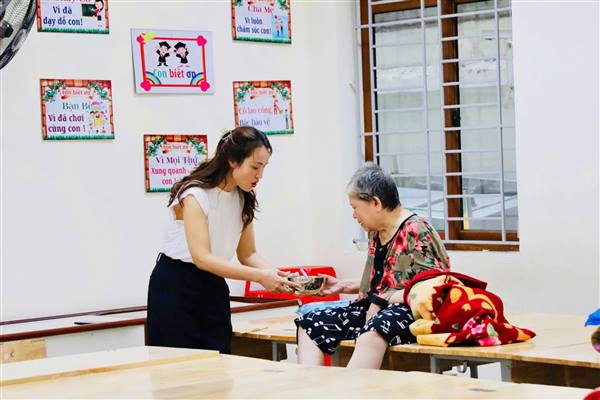 An toàn và chu đáo tại các điểm tránh trú bão cho người dân phải di dời khỏi khu vực nguy hiểm
