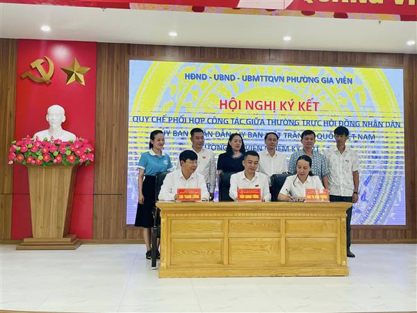 Hội nghị ký kết Quy chế phối hợp công tác giữa Thường trực Hội đồng nhân dân, Ủy ban nhân dân, Ban Thường trực Ủy ban Mặt trận Tổ quốc Việt Nam phường Gia Viên, nhiệm kỳ 2021-2026.