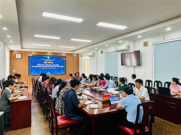 Chiều ngày 11/8/2025, phường Gia Viên tham dự Hội nghị tổng kết năm học 2024 - 2025 và triển khai nhiệm vụ năm học 2025 - 2026.