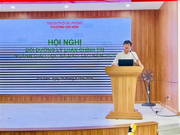 Hội nghị Bồi dưỡng lý luận chính trị năm 2025 cho đội ngũ giáo viên các trường mầm non, tiểu học, trung học cơ sở trên địa bàn phường.