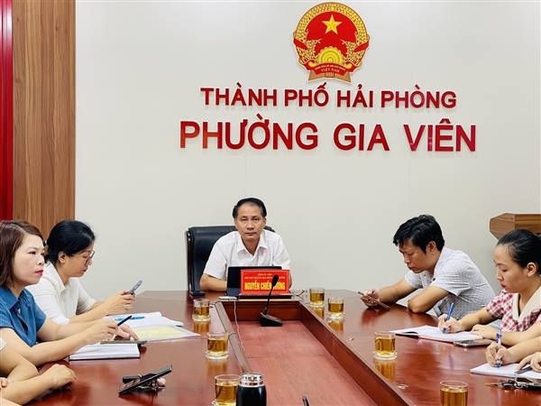 Phường Gia Viên tham dự Hội nghị trực tuyến phổ biến Luật Lưu trữ năm 2024 và các văn bản quy định chi tiết Luật. 