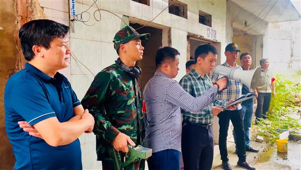UBND phường Gia Viên tổ chức cưỡng chế các hộ gia đình, cá nhân thực hiện Dự án đầu tư xây dựng hạ tầng kỹ thuật phục vụ Dự án đầu tư cải tạo chung cư cũ trên địa bàn phường Gia Viên, thành phố Hải Phòng (giai đoạn 2) - Đợt 4