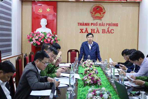  Ban an toàn giao thông xã Hà Bắc tổ chức họp triển khai công tác đảm bảo trật tự công cộng khu vực Chợ Mè và chợ Cam Lộ cũ.