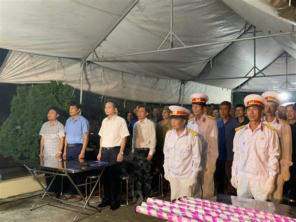 Xã Hà Bắc long trọng tổ chức Lễ dâng hương và thắp nến tri ân các anh hùng liệt sỹ