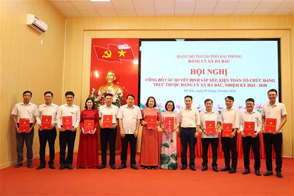 XÃ HÀ BẮC: TẬP TRUNG HOÀN THÀNH MỤC TIÊU NĂM 2026 VÀ CÔNG BỐ CÁC QUYẾT ĐỊNH SẮP XẾP, KIỆN TOÀN TỔ CHỨC ĐẢNG