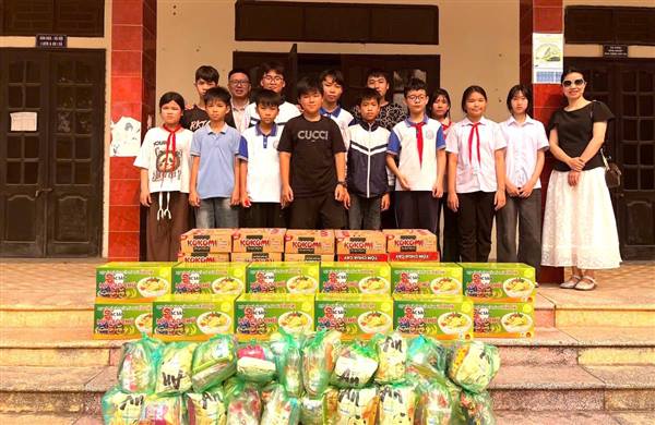 Xã Hà Bắc: 20 trẻ em có hoàn cảnh khó khăn được nhận quà của Tổ chức Phi chính phủ Hàn Quốc