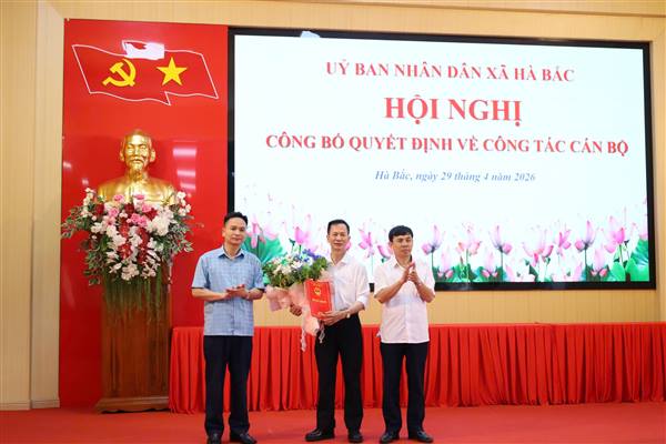 Hội nghị công bố Quyết định bổ nhiệm Giám đốc Trạm Y tế xã Hà Bắc