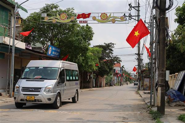 Xã Hà Bắc xây dựng mô hình Tuyến đường An toàn giao thông- Sáng, xanh, sạch đẹp tại trục đường WB2 thôn Nam- Đồng Vang