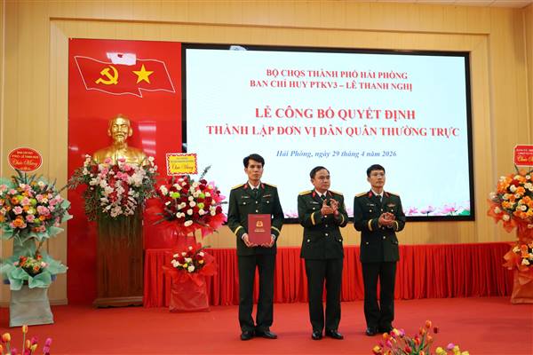 Xã Hà Bắc tổ chức Lễ công bố Quyết định thành lập và ra mắt Tiểu đội Dân quân thường trực 