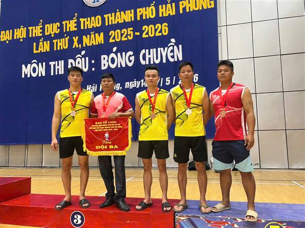 Đội bóng chuyền nam xã Hà Bắc giành Huy chương Đồng tại Giải bóng chuyền ĐH TDTT Thành phố lần thứ X
