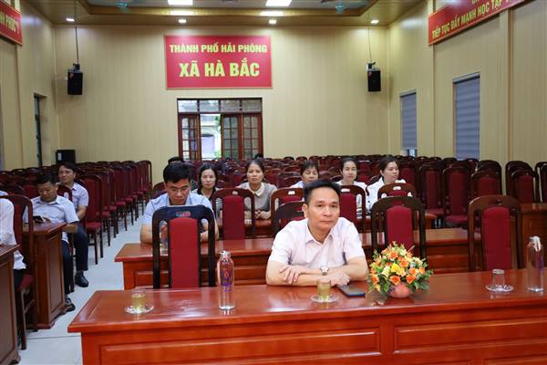 Xã Hà Bắc tham dự nghị toàn quốc nghiên cứu, học tập, quán triệt và triển khai thực hiện Nghị quyết số 10-NQ/TW ngày 8/6/2026 của Bộ Chính trị về phát triển kinh tế có vốn đầu tư nước ngoài.