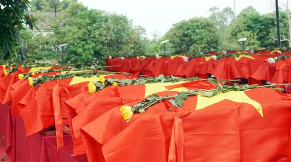 Kế hoạch phục vụ tổ chức lấy mẫu, bàn giao mẫu và số hóa thông tin mẫu hài cốt liệt sĩ
đối với 05 mộ chưa xác định được thông tin trong Nghĩa trang liệt sĩ Cẩm Chế,
Nghĩa trang Việt Hồng xã Hà Bắc