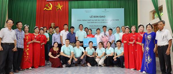  Lễ bàn giao công trình thiết bị thể dục thể thao ngoài trời cho thôn Du La xã Hà Bắc