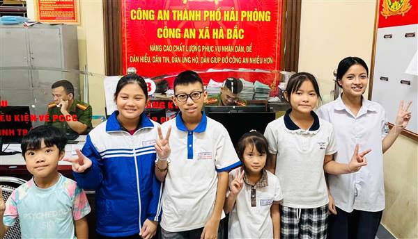 XÃ HÀ BẮC - TẤM THẺ CĂN CƯỚC VÀ TÀI KHOẢN ĐỊNH DANH ĐIỆN TỬ MỨC 2 CHO TRẺ EM, CHÌA KHÓA MỞ CỬA BƯỚC VÀO KỶ NGUYÊN SỐ.