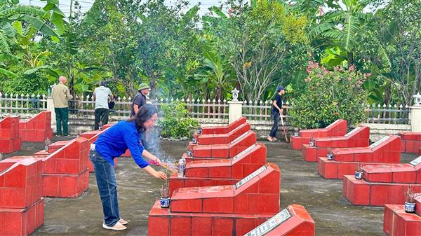 Xã Hà Bắc tổ chức tổng vệ sinh nghĩa trang liệt sĩ phục vụ lấy mẫu ADN hài cốt liệt sĩ chưa xác định được thông tin