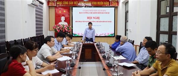 Ban cưỡng chế kiểm đếm bắt buộc xã Hà Bắc đối thoại với 2 hộ chưa chấp hành kiểm đếm bắt buộc dự án điểm khu dân cư mới Vườn Đìa thôn Bắc 