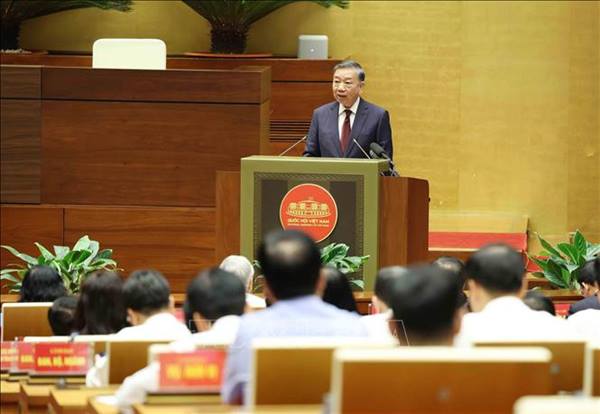 Hội nghị toàn quốc nghiên cứu, học tập, quán triệt và triển khai thực hiện một số Nghị quyết, Chỉ thị của Bộ Chính trị. 