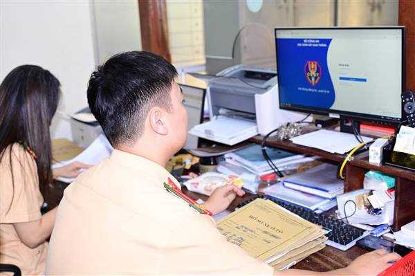 Xã Hà Bắc: Quyết liệt triển khai tổng rà soát, làm sạch dữ liệu và vận động đổi giấy phép lái xe