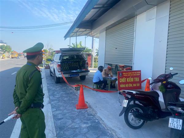 Công an xã Hà Đông tăng cường kiểm tra, xử lý vi phạm nồng độ cồn