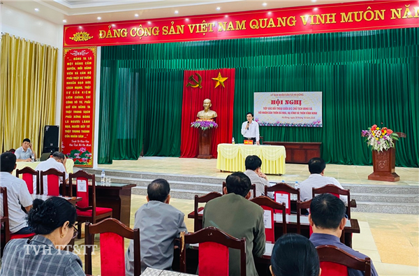 Hà Đông tổ chức đối thoại giữa Chủ tịch UBND xã với nhân dân thôn Bá Nha, Hạ Vĩnh, Vĩnh Ninh. 