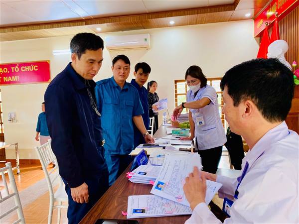 Hà Đông khám tuyển sức khỏe cho các thanh niên trong độ tuổi nhập ngũ năm 2026