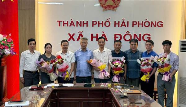 Xã Hà Đông tổ chức hội nghị công bố và trao Quyết định nghỉ hưu theo Nghị định 178 và Nghị định 67 của Chính phủ  