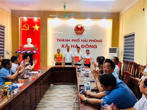 Xã Hà Đông công bố quyết định về công tác cán bộ