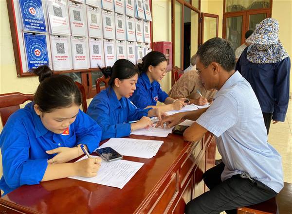 Cách tích hợp thông tin, giấy tờ trên VNeID để được miễn, giảm phí thủ tục
