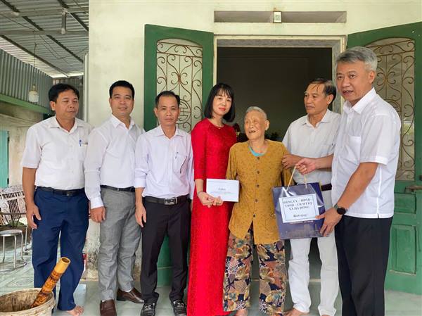Hà Đông có 1 Bà mẹ Việt Nam Anh hùng và 11 thương binh hạng 1/4 được nhận chung cư hoặc 800 triệu đồng từ Vingroup