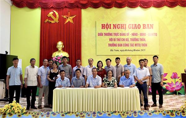Hội nghi giao ban quý 3 giữa Thường trực Đảng ủy-HĐND-UBND – UBMTTQ xã Hà nam với đội ngũ Bí thư chi bộ, trưởng thôn, trưởng BCT mặt trận thôn