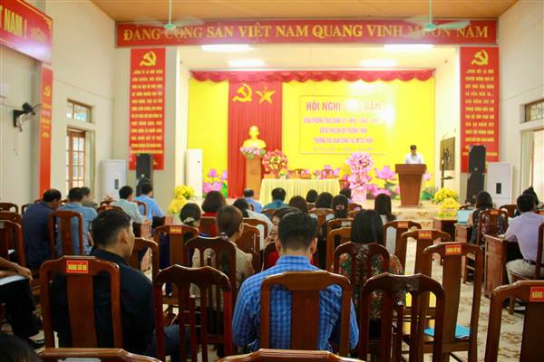 Đảng ủy xã Hà Nam tổ chức hội nghị giao ban với Bí thư chi bộ, Trưởng thôn và Trưởng Ban công tác Mặt trận các thôn