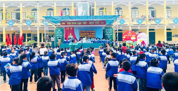 Trường Tiểu học Liên Mạc tổ chức quyên góp ủng hộ đồng bào Miền Trung - Tây Nguyên