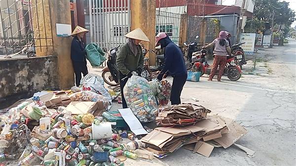 Thu gom phế liệu từ mô hình “Ngôi nhà xanh”