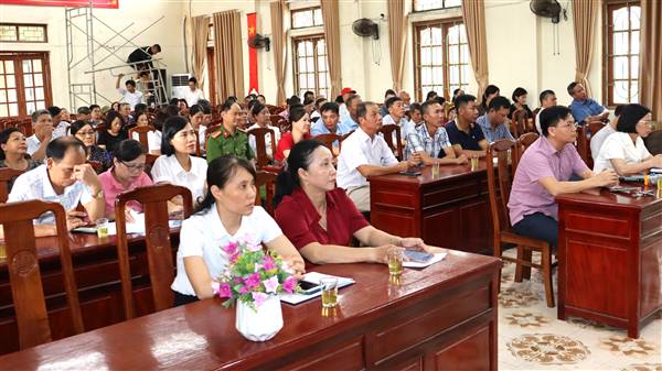 Cử tri xã Hà Nam tham dự hội nghị tiếp xúc cử tri báo cáo kết quả kỳ họp thứ Chín Quốc hội khoá XV, nhiệm kỳ 2021 – 2026