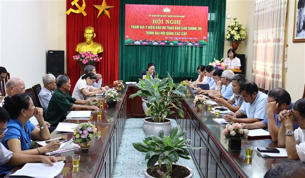 UBMTTQ  xã Hà Nam tổ chức hội nghị tham gia vào dự thảo Báo cáo chính trị trình đại hội Đảng bộ các cấp