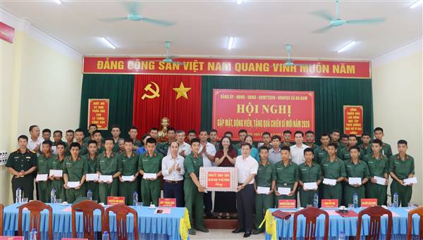 ĐOÀN CÔNG TÁC XÃ HÀ NAM THĂM CHIẾN SĨ MỚI TẠI TRUNG ĐOÀN 101, SƯ ĐOÀN 325, QUÂN ĐOÀN 12
