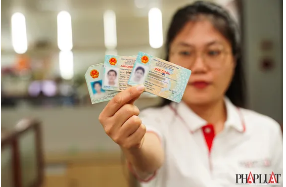 Người dân có thể dễ dàng làm thẻ căn cước thông qua ứng dụng VNeID trong trường hợp thẻ bị mất hoặc hư hỏng.