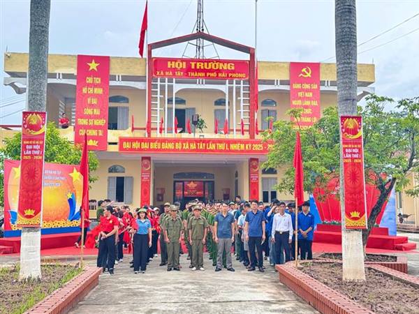 Công an xã Hà Tây phát động chương trình “ Cùng Việt Nam tiến bước”