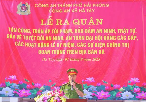 Công an xã Hà Tây tổ chức Lễ ra quân tấn công, trấn áp tội phạm, bảo đảm an ninh, trật tự, bảo vệ tuyệt đối  an ninh, an toàn Đại hội Đảng các cấp, các hoạt động Lễ kỷ niệm, các sự kiện chính trị quan trọng trên địa bàn xã