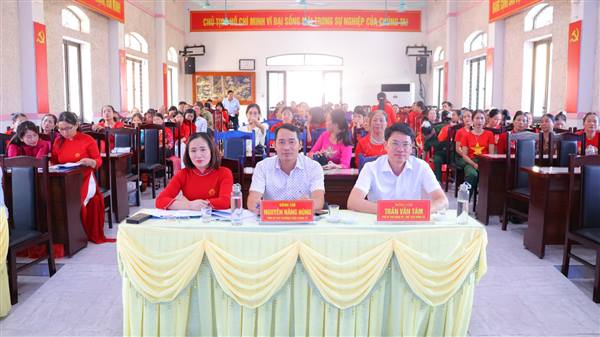 HỘI LHPN XÃ HÀ TÂY: TUYÊN TRUYỀN CHÍNH SÁCH BHXH, BHYT, PHÒNG CHÁY, CHỮA CHÁY; RA MẮT 5 MÔ HÌNH “CHI HỘI PHỤ NỮ SỐ”