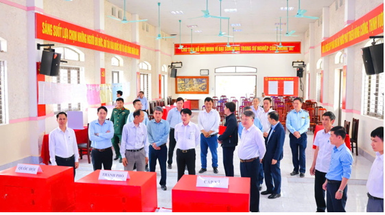 Đoàn Kiểm tra số 2, Ủy ban bầu cử thành phố Hải Phòng kiểm tra công tác chuẩn bị bầu cử tại xã Hà Tây