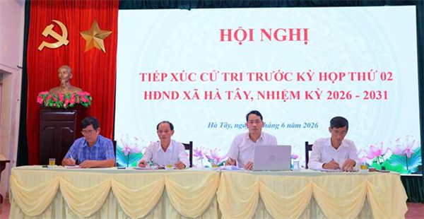 Đại biểu HĐND xã Hà Tây tiếp xúc cử tri trước kỳ họp thường lệ giữa năm 2026