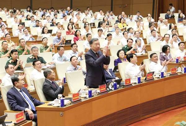 Đảng ủy xã Hà Tây tham dự Hội nghị toàn quốc quán triệt, triển khai một số nghị quyết, chỉ thị của Bộ Chính trị